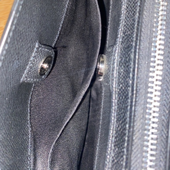 COACH black purse (like new) medium size - Picture 7 of 14